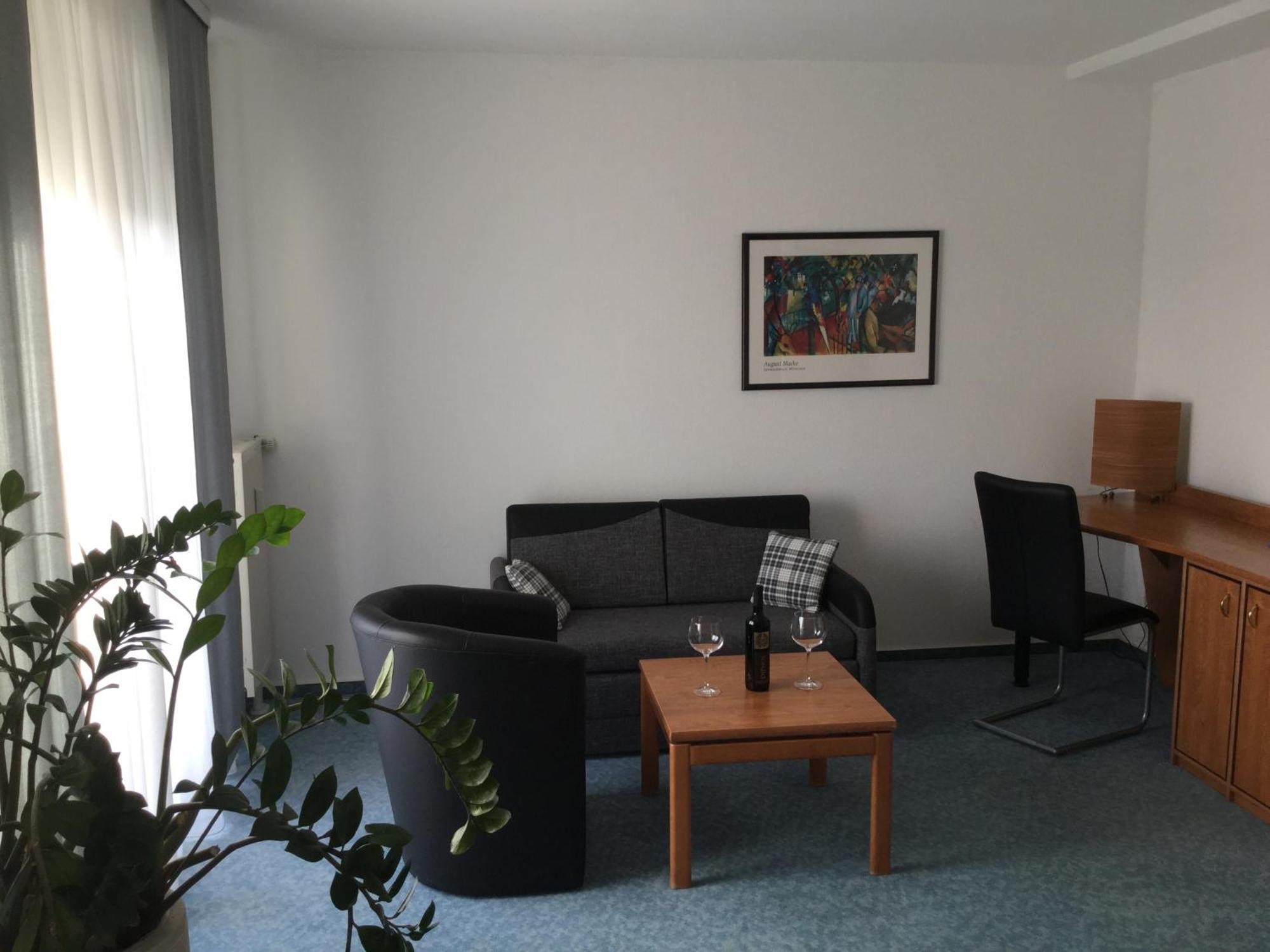 Sunibel Inn Reinheim エクステリア 写真